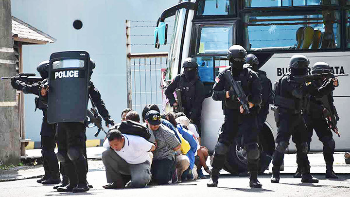 Lực lượng an ninh Indonesia diễn tập chống khủng bố. Ảnh: The ASEAN POST