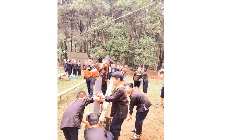 Các trò chơi dân gian luôn được các em học sinh yêu thích.