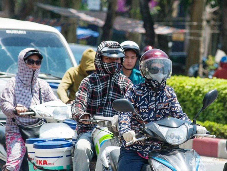 Tiếp tục nắng nóng gay gắt, nguy cơ cao cháy rừng ở Trung Bộ