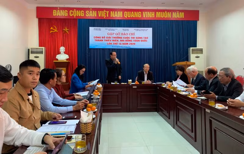 Lễ công bố giải thưởng.