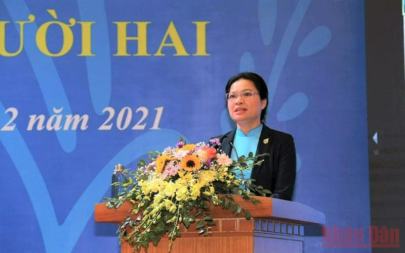 Chủ tịch Hội Liên hiệp Phụ nữ Việt Nam Hà Thị Nga phát biểu tại Hội nghị.