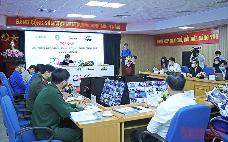 Tọa đàm “Hành trình 20 năm Tiếp sức mùa thi”.