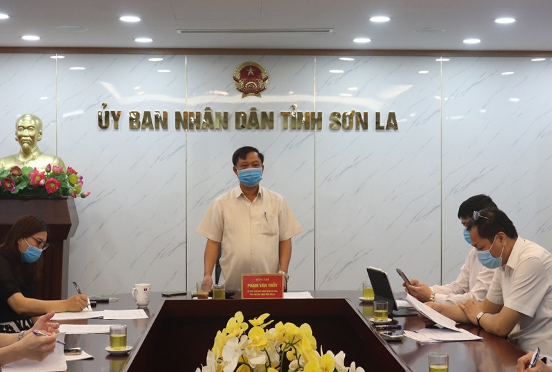 Phó Chủ tịch Ủy ban nhân dân tỉnh Sơn La Phạm Văn Thủy chỉ đạo tại cuộc họp Thường trực Ban Chỉ đạo phòng, chống Covid-19 tỉnh Sơn La.