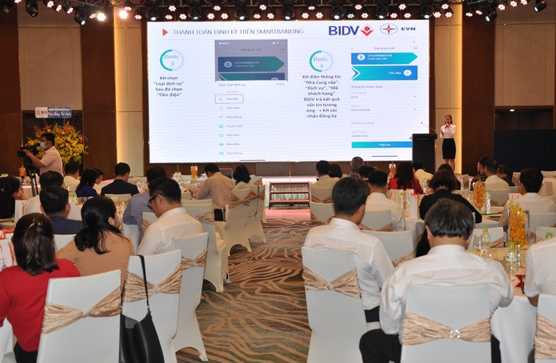 Hợp tác để tạo thuận lợi cho khách hàng trong thu tiền điện