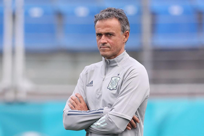 Ông Luis Enrique từng chơi cho đội tuyển Tây Ban Nha trong ba kì World Cup 1994, 1998 và 2002, cũng như EURO 1996. 