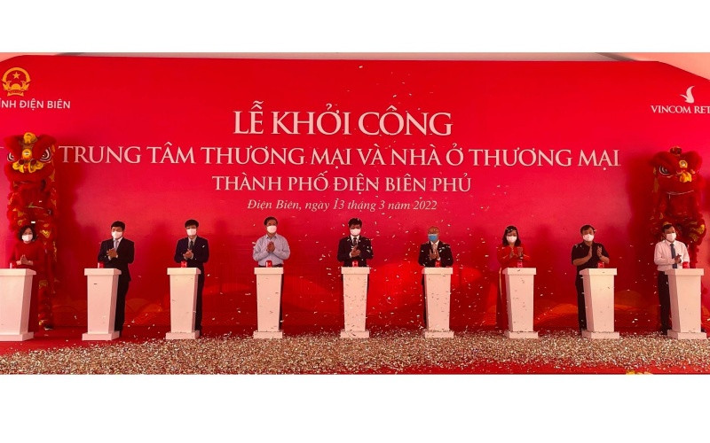 Lãnh đạo tỉnh Điện Biên cùng Tập đoàn Vingroup ấn nút khởi công xây dựng dự án.