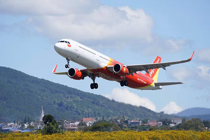 Bay Vietjet 0 đồng và nhận vé bay khinh khí cầu miễn phí