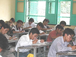 Một kỳ thi tốt nghiệp THPT.