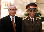 Thủ tướng Võ Văn Kiệt và thiếu tướng Đặng Trần Đức.