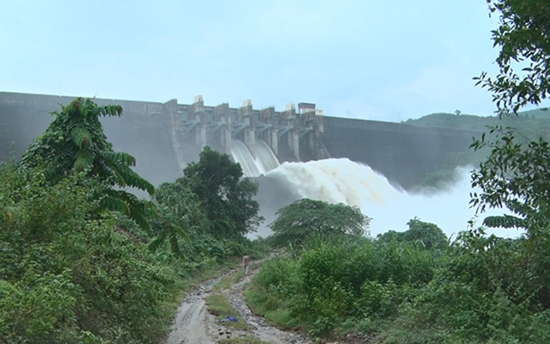 Thủy điện Sông Tranh 2 vận hành xả nước, đón lũ.