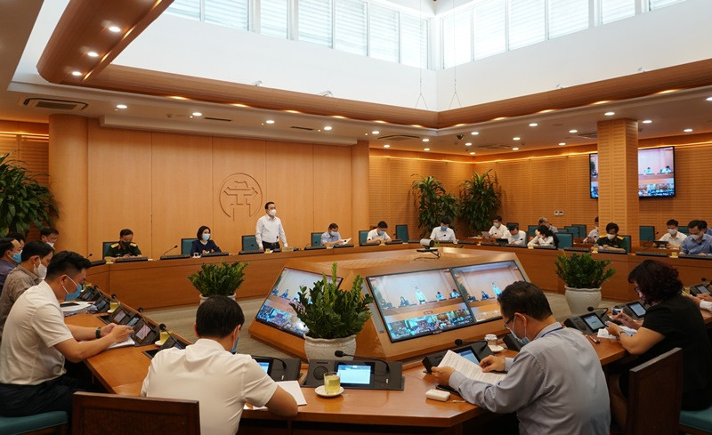 Phó Chủ tịch UBND TP Hà Nội Chử Xuân Dũng đề nghị tiếp tục xử lý nghiêm các vi phạm về phòng, chống dịch bệnh Covid-19.