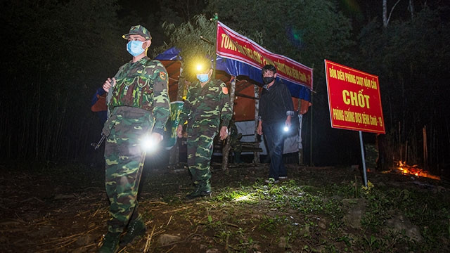 Tại chốt kiểm soát bên cánh gà Cửa khẩu quốc tế Nậm Cắn. Ảnh: THÀNH CƯỜNG