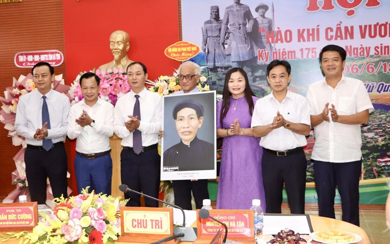 Hội thảo khoa học “Hào khí Cần Vương - Khát vọng Vũ Quang” bổ sung nhiều tư liệu quý về phong trào Cần Vương, cuộc khởi nghĩa Hương Khê và con người, cuộc đời, sự nghiệp của Đình nguyên Tiến sĩ Phan Đình Phùng.