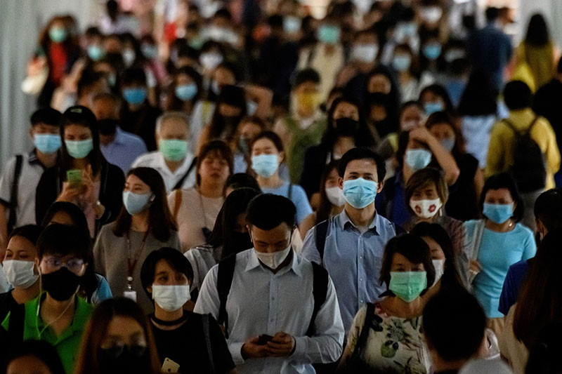 Phần lớn người dân Thái Lan đều tuân thủ các biện pháp kiểm soát dịch bệnh của Chính phủ. Ảnh Thai PBS World