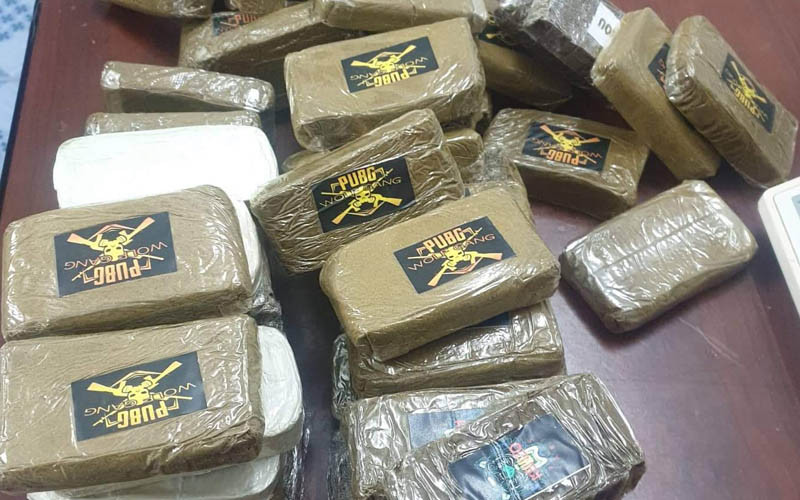 Số ma túy là cần sa ép thành bánh bị thu giữ ( ảnh Công an Hải Phòng cung cấp)