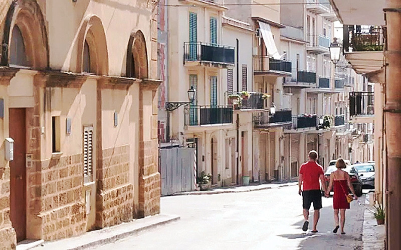 Thị trấn Sambuca vắng vẻ cần có thêm cư dân đến sinh sống. Ảnh | People