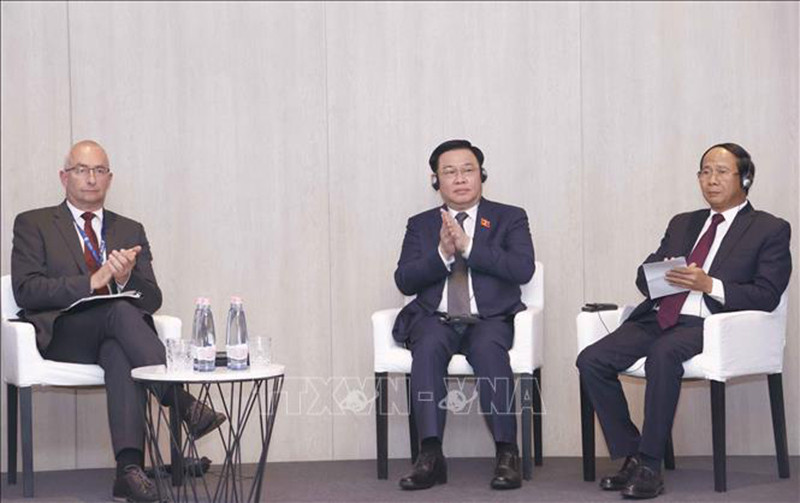 Chủ tịch Quốc hội Vương Đình Huệ dự Tọa đàm. (Ảnh: Doãn Tấn/TTXVN)