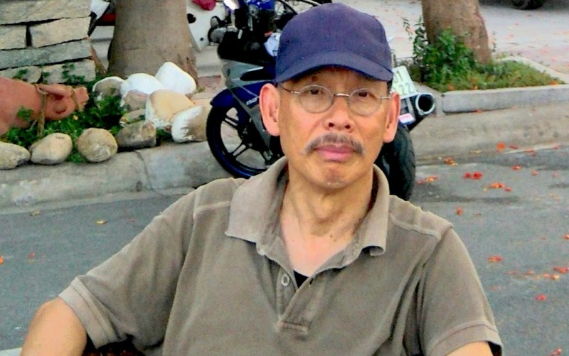 Chân dung hoạ sỹ Vĩnh Khoa - Vink chụp tại TP Đà Nẵng năm 2016.