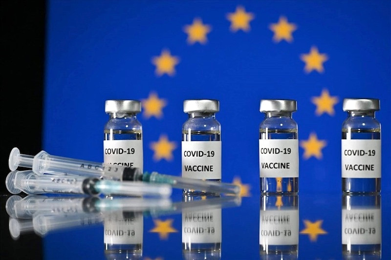Việt Nam đề nghị EU hỗ trợ, chia sẻ vaccine Covid-19. (Ảnh: AFP/TTXVN)