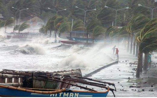 Hình ảnh cơn bão Chaba khi đổ bộ vào tỉnh Quảng Đông, Trung Quốc. (Nguồn: data.cma.cn/Báo Thế giới và Việt Nam)