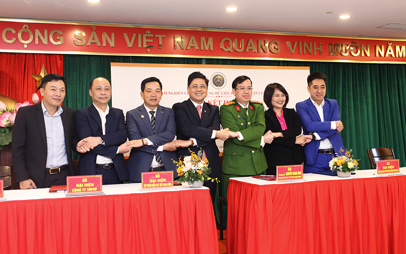 EVN và Bộ Công an hợp tác ứng dụng dữ liệu dân cư và căn cước công dân