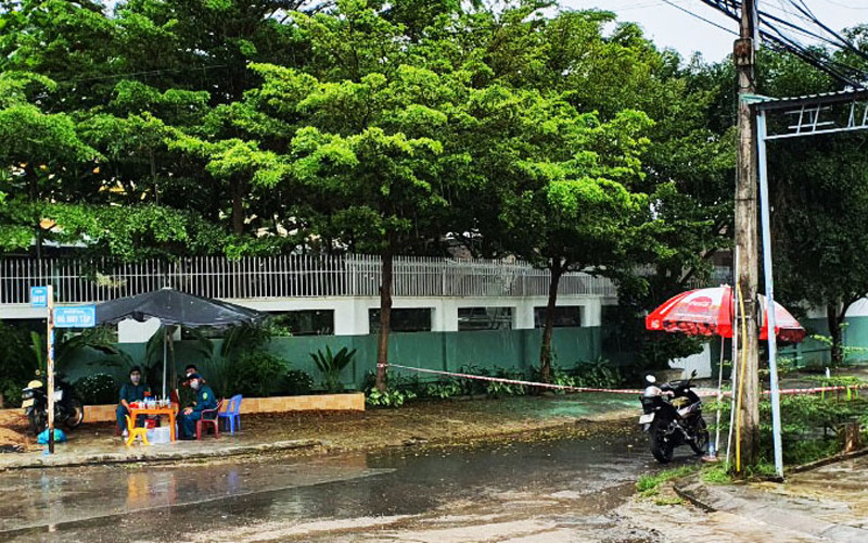 Chốt kiểm soát dịch Covid-19 tại thành phố Kon Tum.