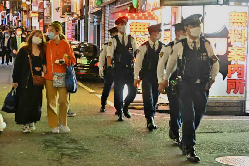 Đồ uống có cồn đã bị cấm trước sự phản đối kịch liệt của công chúng. (Ảnh: TheTelegraph)