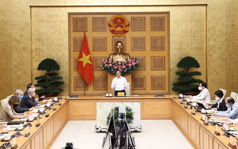 Thủ tướng Phạm Minh Chính phát biểu tại buổi làm việc với các doanh nghiệp châu Âu tại Việt Nam. (Ảnh: Dương Giang/TTXVN)