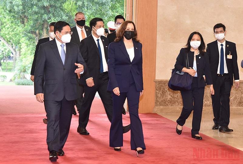 Thủ tướng Phạm Minh Chính và Phó Tổng thống Hoa Kỳ Kamala Harris. (Ảnh: Trần Hải)