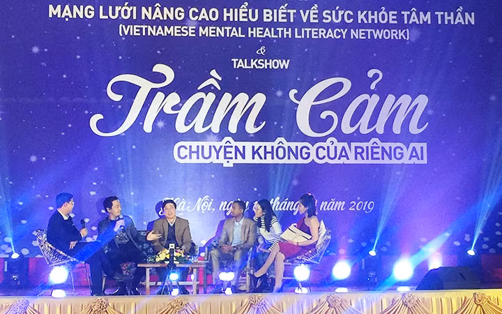 Một chương trình giao lưu với các chuyên gia nhằm nâng cao hiểu biết về sức khỏe tâm thần.