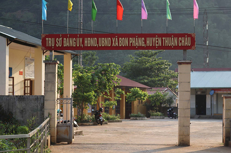 Xã Bon Phặng là một trong những xã của huyện Thuận Châu nằm ngay cạnh Quốc lộ 6.