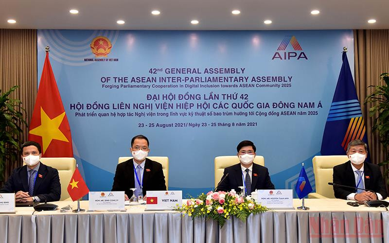 Đoàn đại biểu Quốc hội Việt Nam dự phiên họp Ủy ban Xã hội. Ảnh: Duy Linh.