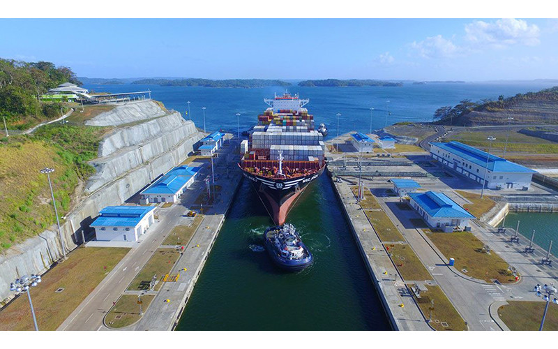 Kênh đào Panama đóng vai trò cửa ngõ và nút phân phối hàng hóa cho toàn bộ Trung Mỹ và một số thị trường Nam Mỹ và Caribbe.