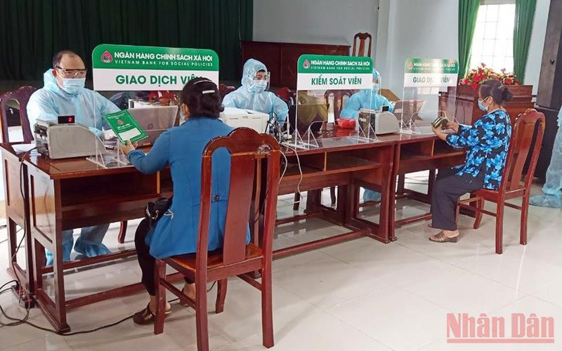 Điểm giao dịch vay vốn của Ngân hàng Chính sách xã hội huyện Phú Giáo, tỉnh Bình Dương. (Ảnh: VIỆT PHONG, ĐÔNG DƯ)