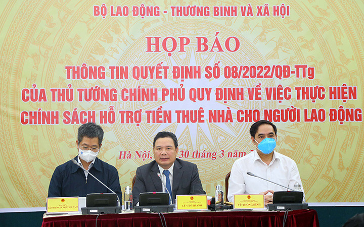Bộ Lao động-Thương binh và Xã hội họp báo thông tin về chính sách hỗ trợ tiền thuê nhà cho người lao động. (Ảnh: Molisa)
