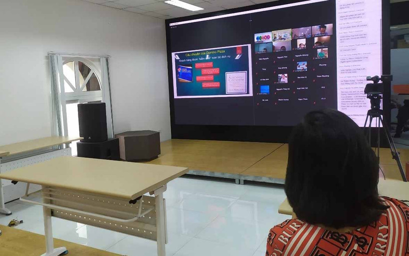 Lớp phỏng vấn online với ứng viên từ khắp các quốc gia vào học tại Viện Quốc tế Pháp ngữ - Đại học Quốc gia Hà Nội.