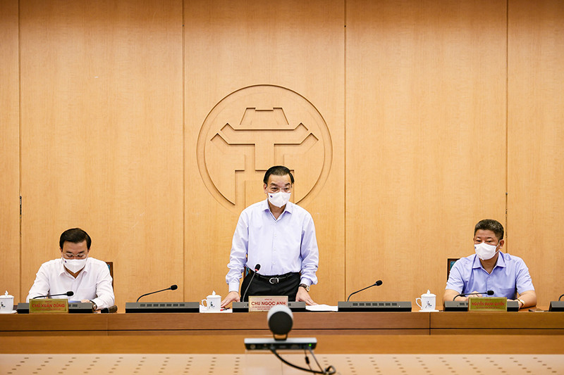 Chủ tịch Ủy ban nhân dân TP Hà Nội Chu Ngọc Anh đề nghị người dân nâng cao ý thức trong khai báo y tế