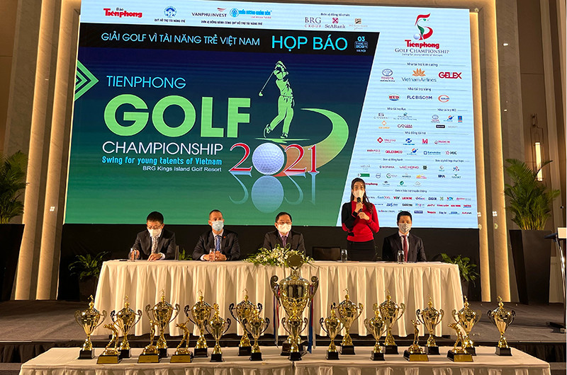 Toàn cảnh buổi họp báo.