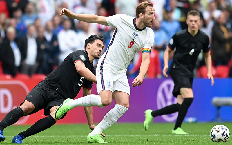 Harry Kane (số 9) là người ghi bàn ấn định chiến thắng 2-0 của Anh trước đội tuyển Đức.