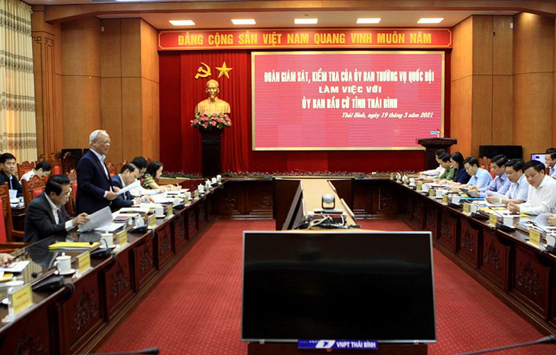 Quang cảnh buổi làm việc.