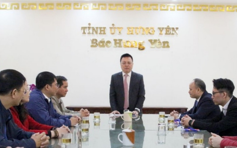 Tổng Biên tập Báo Nhân Dân Lê Quốc Minh làm việc với Báo Hưng Yên.