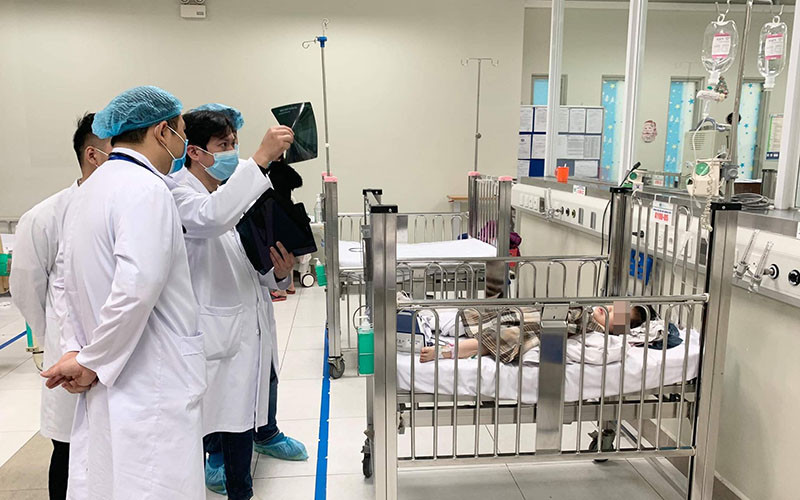 Bé gái bị rơi từ tầng 12A không tổn thương sọ não