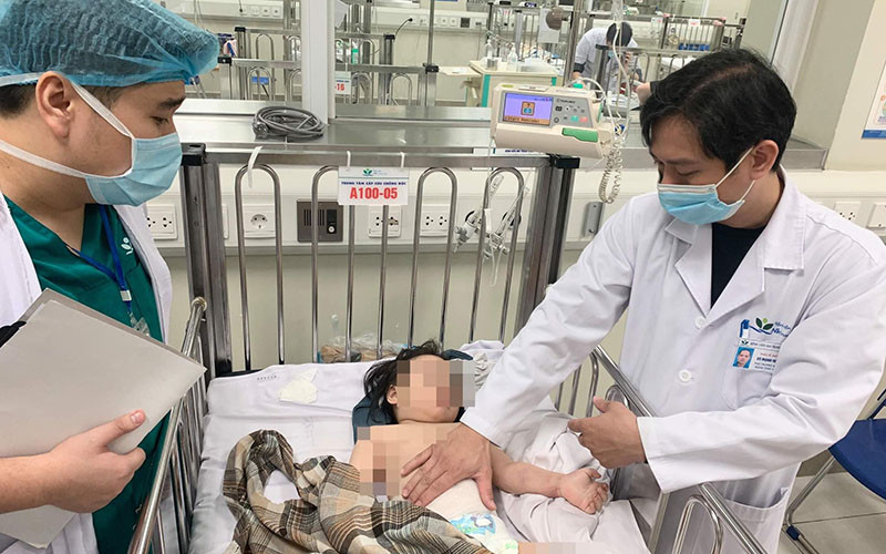 Cháu bé sẽ tiếp tục được các bác sĩ Bệnh viện Nhi Trung ương hội chẩn sáng nay.