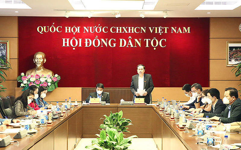 Đồng chí Trần Thanh Mẫn phát biểu ý kiến tại buổi làm việc.