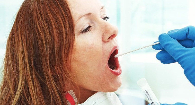 Lượng virus SARS-CoV-2 trong người không có triệu chứng là cao đáng ngạc nhiên. Ảnh: Getty Images