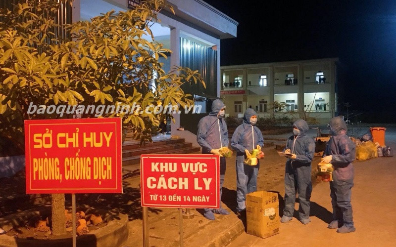 Lực lượng quân đội, y tế sẵn sàng tại khu cách ly Trung tâm GDTX thị xã Đông Triều - Quảng Ninh.