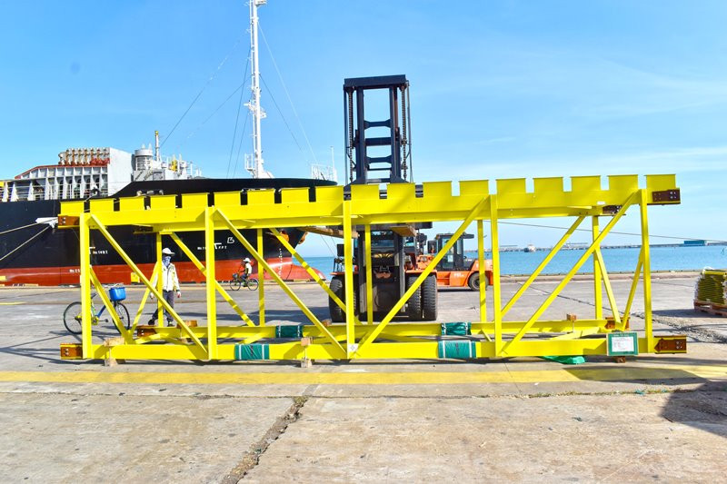 Các thành phần cấu thành hệ thống băng tải xử lý than được xuất khẩu đến cảng Onahama, thuộc tỉnh Fukushima, Nhật Bản.