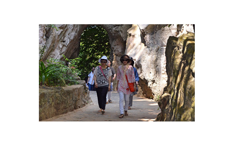 Khách du lịch được miễn phí tham quan Khu danh thắng Ngũ Hành Sơn (Ðà Nẵng) đến hết ngày 31-12-2021. Ảnh: NGỌC HẢI