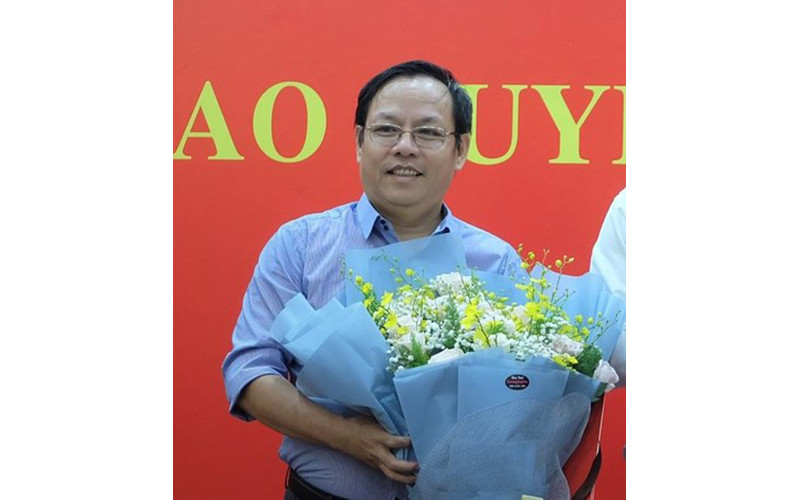 Ông Diệp Dũng, Cựu Chủ tịch HĐQT Saigon Co-op bị bắt giam, điều tra tội lạm quyền trong khi thi hành công vụ.