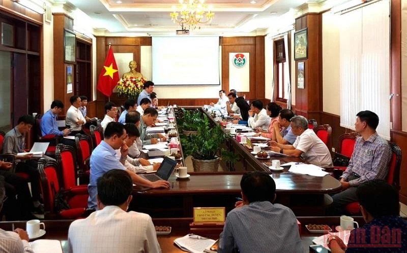 Đoàn khảo sát của Ủy ban Pháp luật của Quốc hội làm việc với tỉnh Đắk Nông về tiêu chuẩn, điều kiện bổ nhiệm viên chức quản lý và việc quản lý viên chức theo chức danh nghề nghiệp.